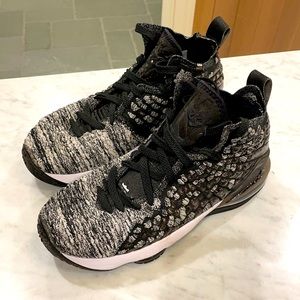 Nike LeBron XVII GS 17 ‘In The Arena’ BQ5594-002